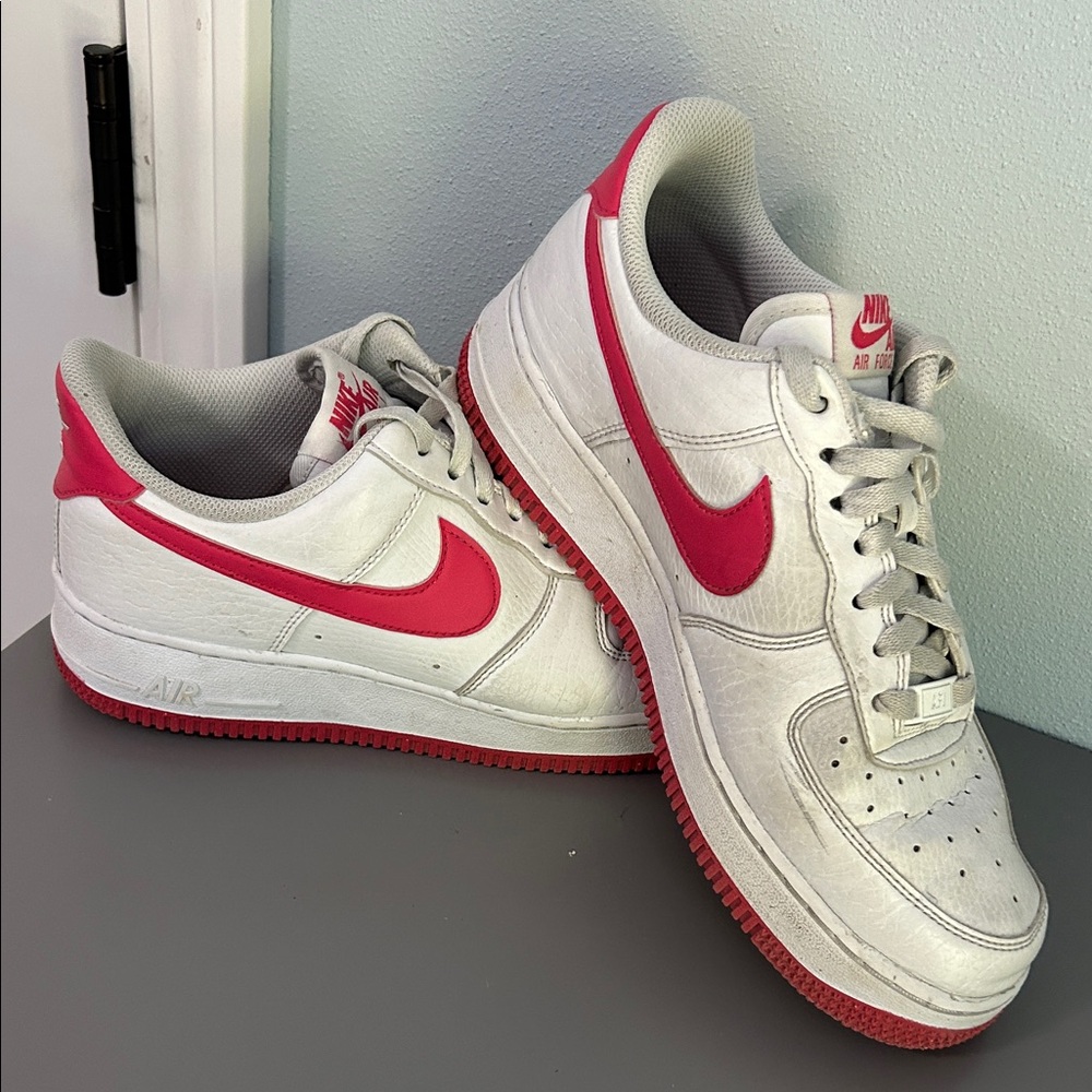 Nike Air Force 1 White and Pink Sneakers